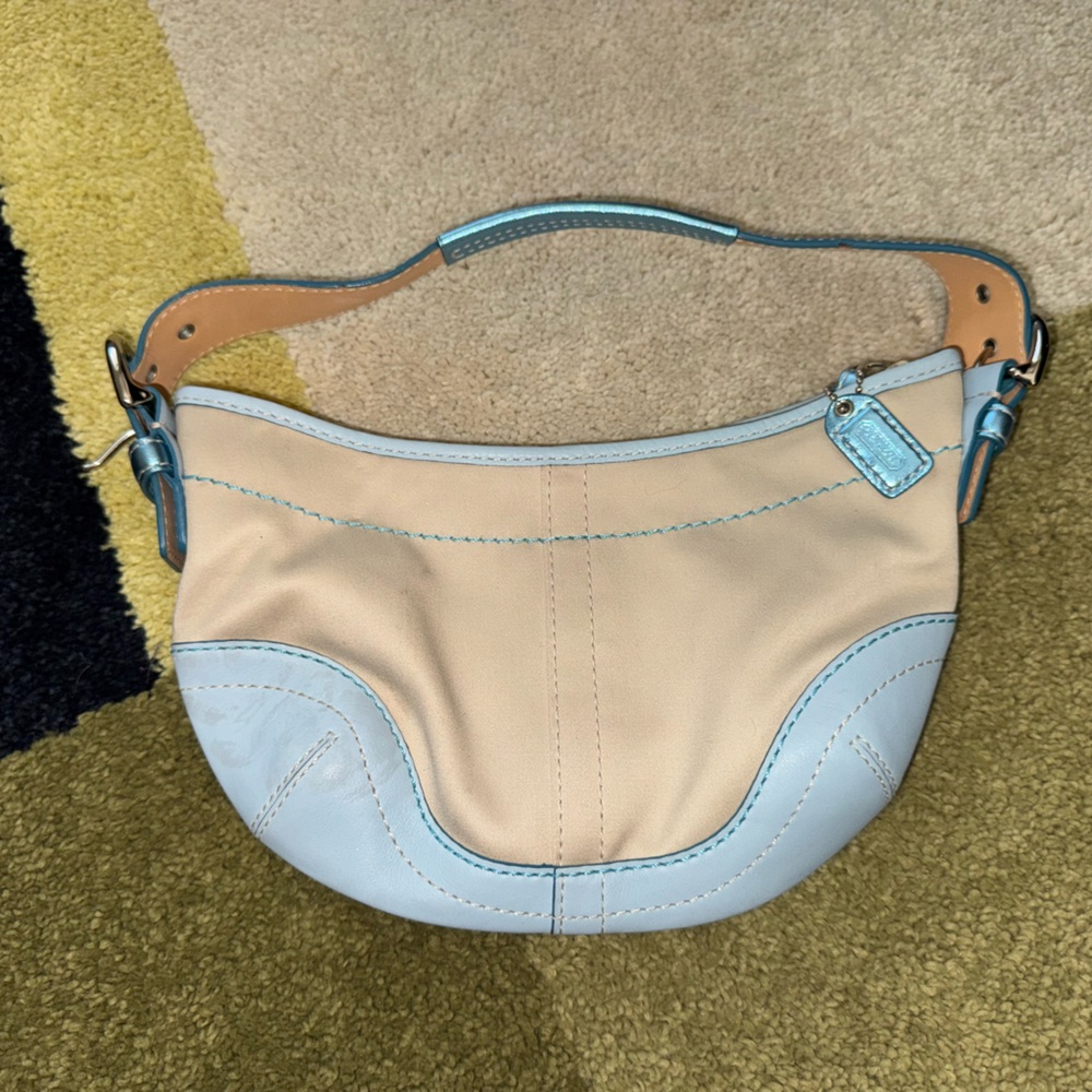 Coach Cream and Blue Shoulder Bag Elegant Design
